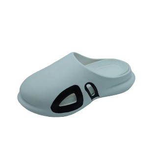 HEVA - Closed-Toe Lightweight EVA Clogs Black